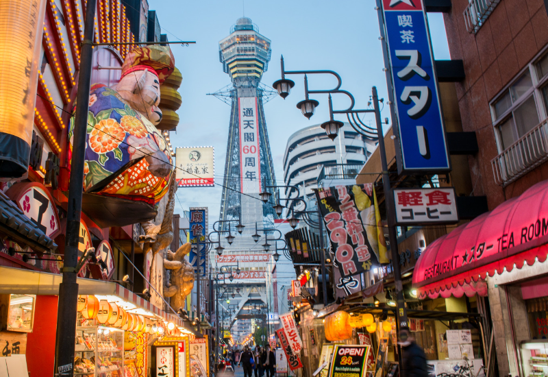 Tsutenkaku Tower หอคอยแห่งโลกใหม่ กับวิวเมืองโอซาก้าอันสวยงาม